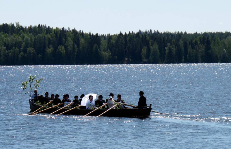 Hääsoutu kirkkoveneellä